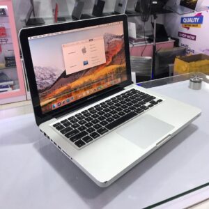 2012 MacBook Pro 500gb hdd 8gb ram Corei5 13inches